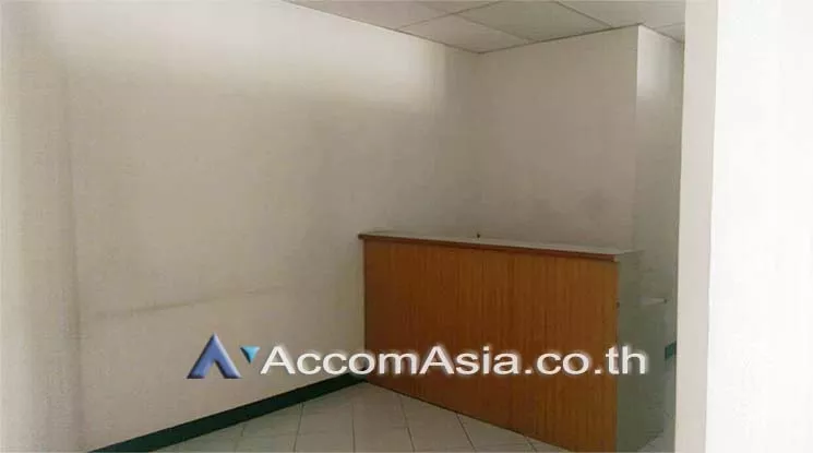 4  Office Space For Rent in Phaholyothin ,Bangkok BTS Chitlom at Kitsiri Building AA14252